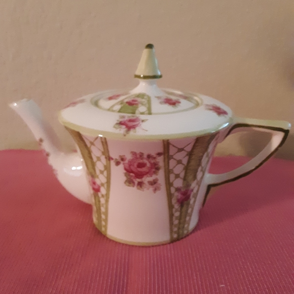 Other - Vintage Tea Pot